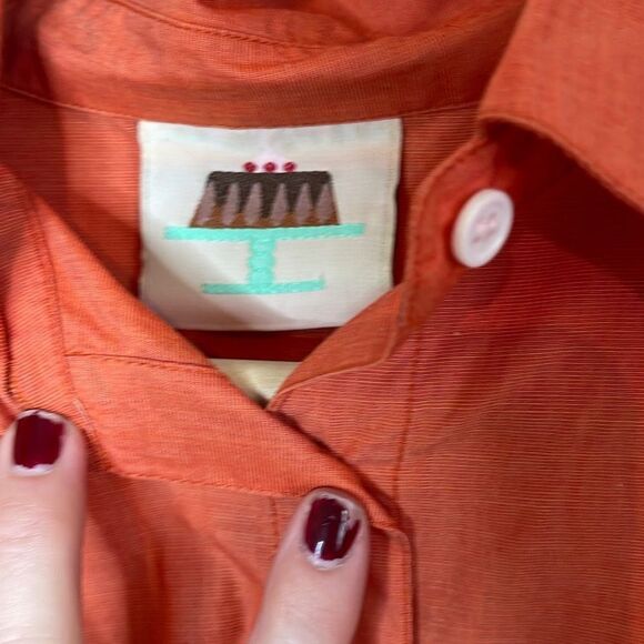 Cake women’s Orange Long Sleeve Button Down Shirt with Purple Embroirdered Back - Picture 4 of 6